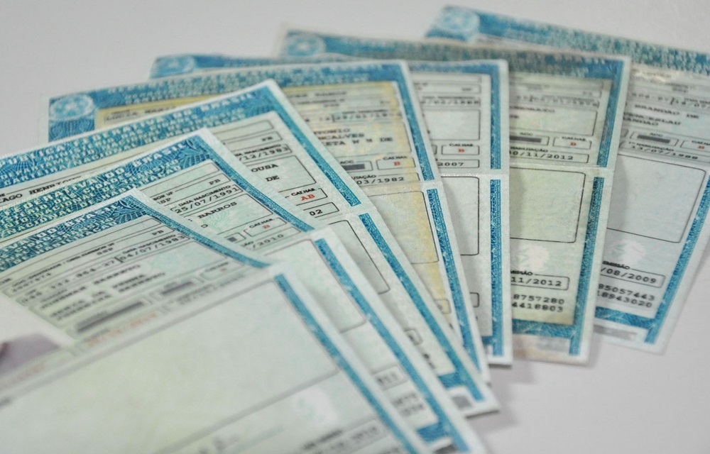 Ir para  <p>Quem for a um Centro de Forma&ccedil;&atilde;o de Condutores, a partir do dia 2 de janeiro, providenciar a carteira de habilita&ccedil;&atilde;o estar&aacute; recebendo <strong><a...